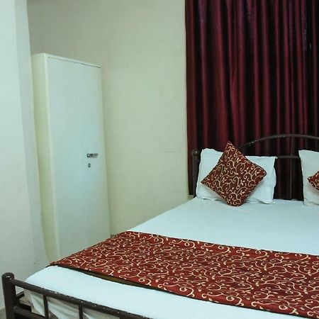 Hotel Dilip Indore Eksteriør bilde